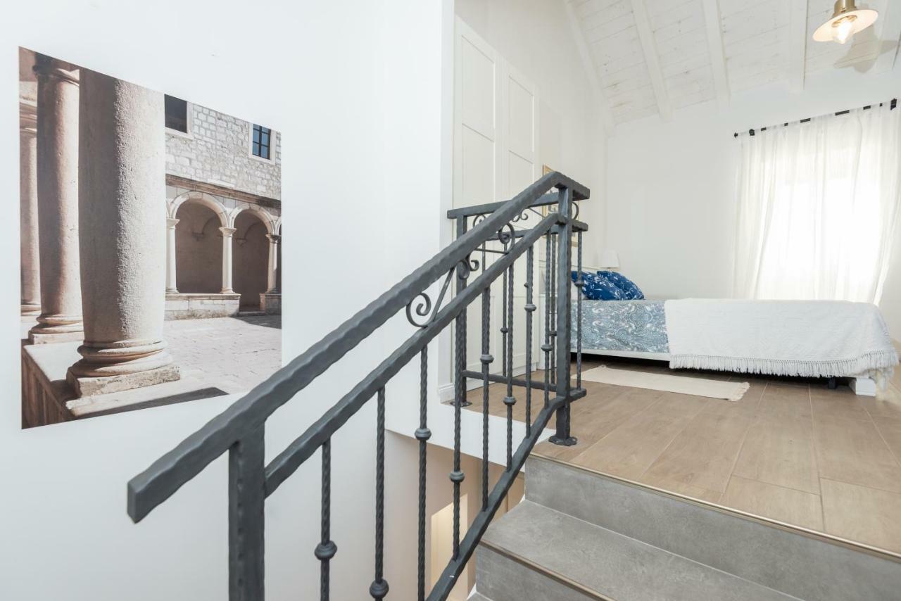 Villa Santa Eufemia Sutomiscica Eksteriør bilde