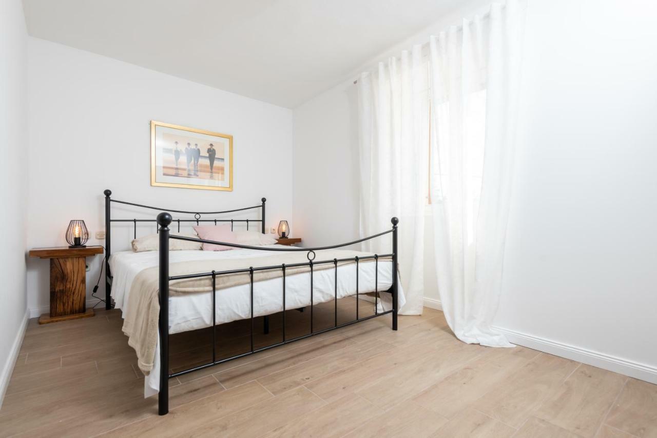 Villa Santa Eufemia Sutomiscica Eksteriør bilde